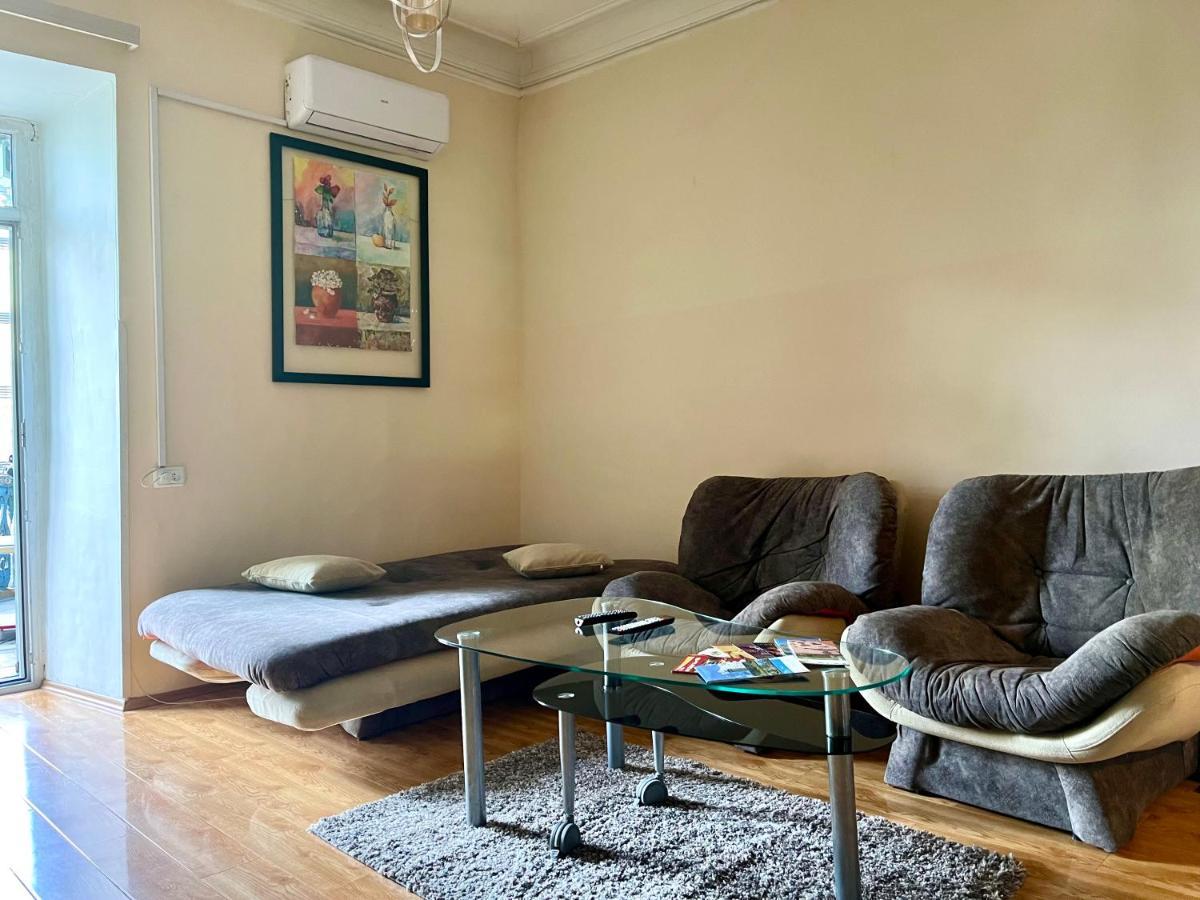 Apartment In Old Tbilisi Orbeliani Square Eksteriør billede